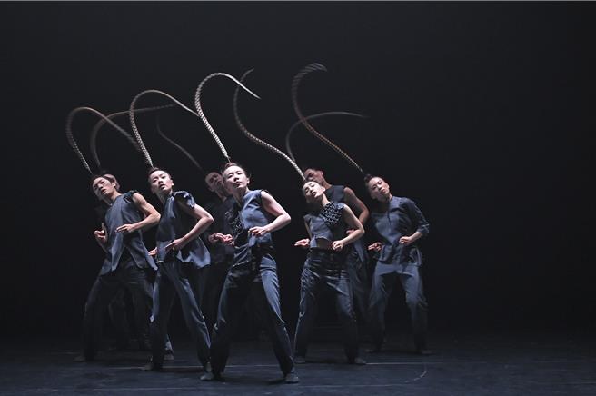 翃舞制作将在美国舞蹈艺术节演出8人编制的《羽人》。(刘人豪摄／领舞提供）