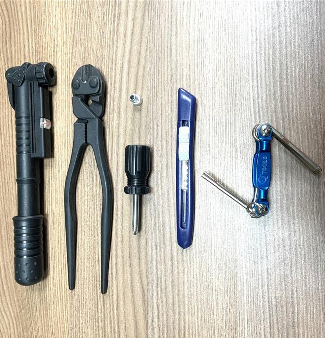 警方查獲犯案工具。（警方提供）