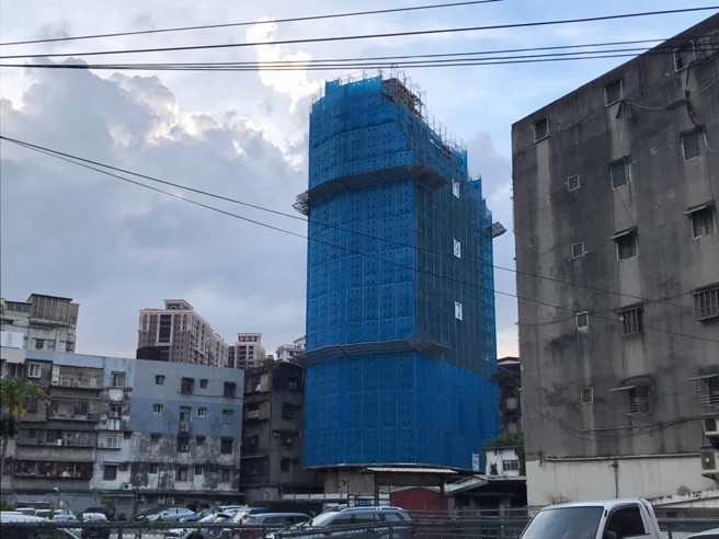 營造工程總指數今年5月年增率攀高到2.39%，以勞務工資漲幅最顯著。（圖/信義房屋 提供）