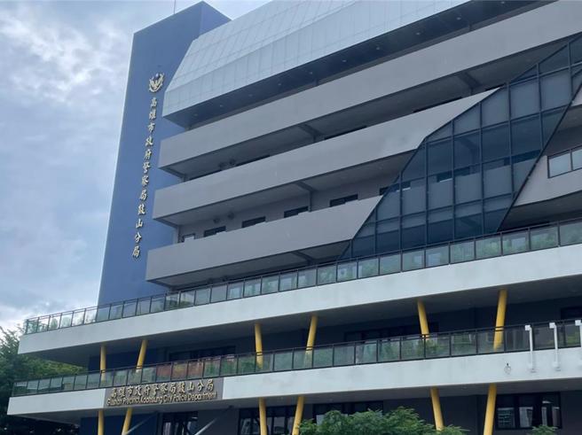 高雄市鼓山區一棟民宅傳出命案，警消獲報到場處理。（本報資料照）