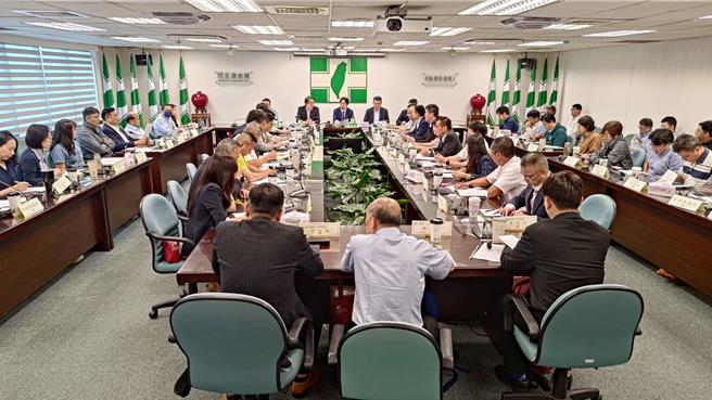 新任党部主委会议 赖清德：让民进党成为年轻人投入政治的摇篮。民进党提供