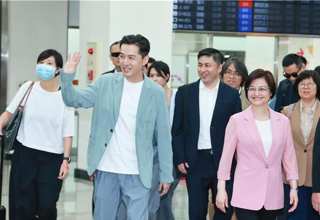 大陸男神胡歌12日旋風訪台，據傳被禁止提及「上海」和「繁花」。對此，陸委會發聲明駁斥，指有關報導屬空穴來風。（羅永銘攝）