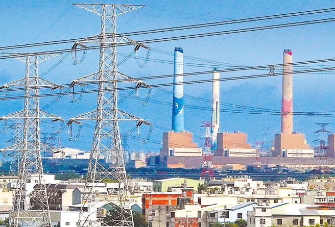 美國財經媒體《CNBC》指出，台灣97％能源仰賴進口，未來若限電恐衝擊全球產業。圖為台中火力發電廠。（示意圖／資料照）