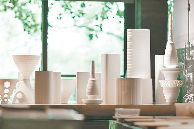 「茶之华」典藏工艺展，首度发表9件典藏珍品，源自于德国当代瓷器大师Stefanie Hering之手。图／业者提供