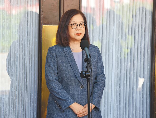 针对大陆籍男子驾小艇闯入淡水渔人码头，海委会主委管碧玲11日表示，雷达系统没有失灵，但是「人」出了问题。（姚志平摄）