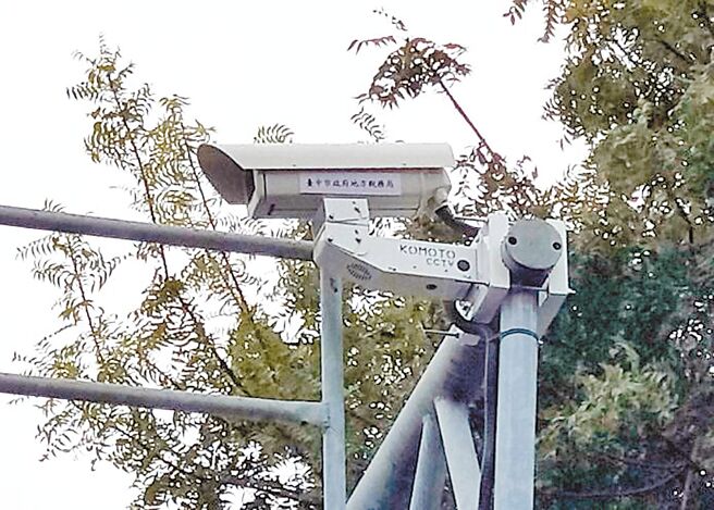 台中市府在主要路口裝設車牌辨識系統，每年查獲4萬多件欠稅違規車輛，追討欠稅及罰鍰逾億元。（台中市府提供／陳淑娥台中傳真）