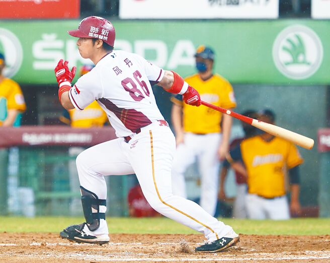 樂天桃猿邱丹酒駕自撞，遭球團開除。（本報資料照片）（禁止酒駕／飲酒過量，有害健康）