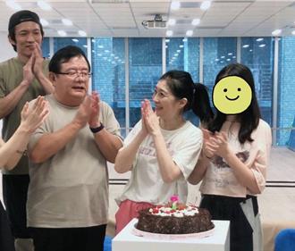 黃嘉千彩排到一半導演突喊卡！女兒夏天端蛋糕驚喜現身