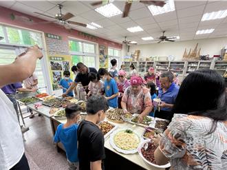 獨》創校77年！高雄集來國小走入歷史 社區嬤做手路菜送別