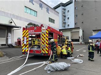 訓練多元化應變能力 桃園消防局演練化學工廠搶救