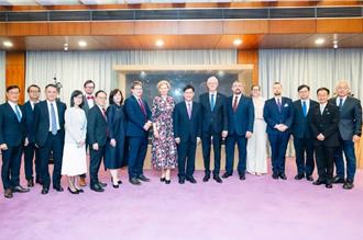 宴请捷克参议院副议长访团 林佳龙：写下台捷合作新篇章