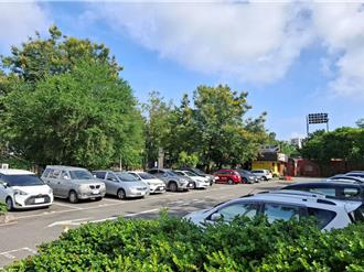 草屯路邊停車得付費 台灣工藝中心憂成逃票樂園擬收費