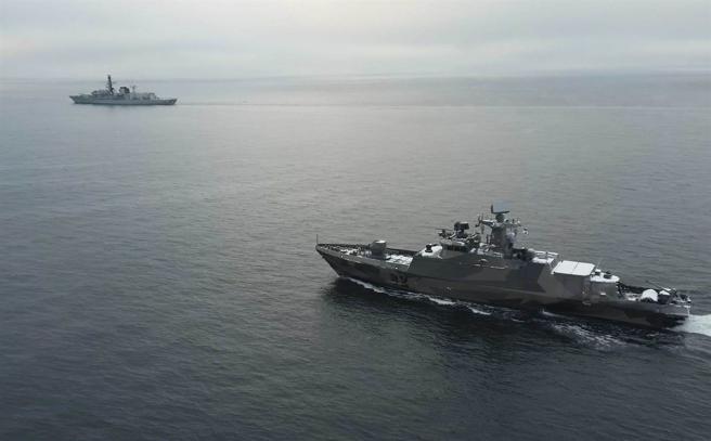  JEF成員國艦艇編隊巡弋關鍵海域。
（取自英國駐立陶宛大使館「X」帳號）