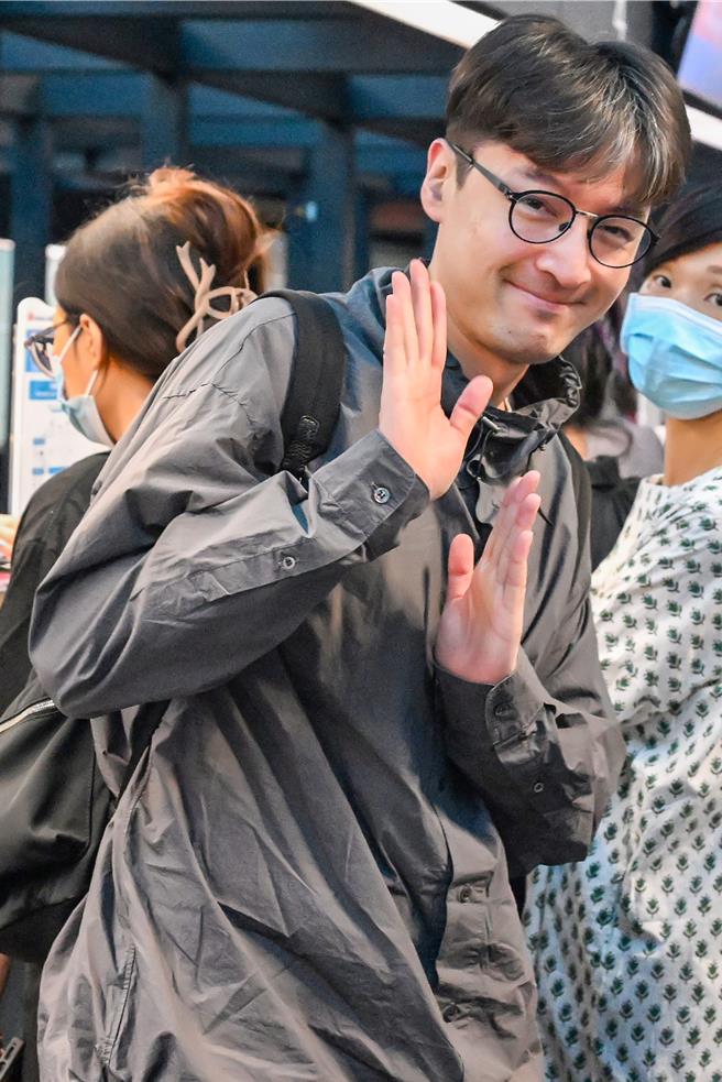 胡歌清晨5時就從下榻酒店出發至桃園機場。（圖／陳麒全攝）