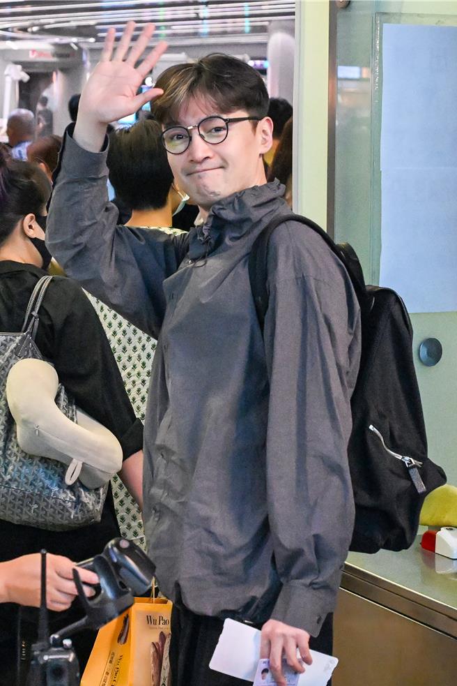 胡歌揮手道別。（圖／陳麒全攝）