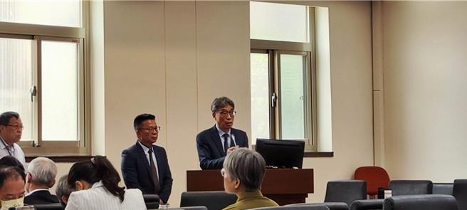 農業部部長陳駿季13日赴立法院經濟委員會備詢。（林良齊攝）