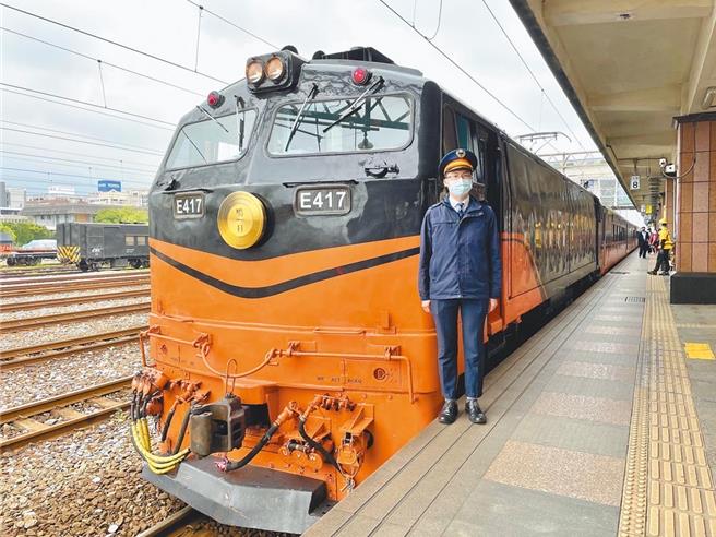台鐵鳴日號觀光列車。（本報資料照片）