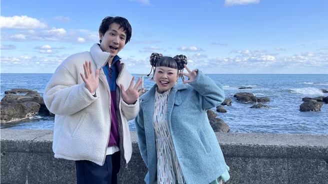 高志（左）與渡邊直美一同出外景，也希望之後有機會再度合作。（國興衛視提供）