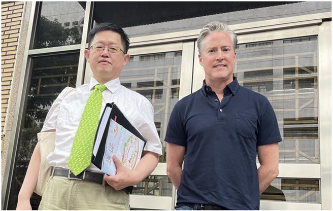 夏克立离台前，请他的律师吃好料。（图／中时资料照）