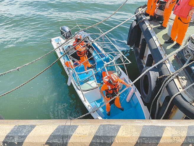 阮姓男子日前驾快艇从福建来台遭海巡人员逮捕。（海巡署提供／李文正台北传真）
