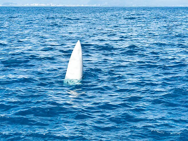 空軍編號2017幻象2000戰鬥機2022年3月14日失事墜落台東外海，軍方12日證實後續辦理招標不力，將暫停打撈。（本報資料照片）