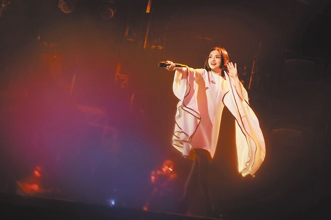 徐佳瑩12日宣布將在10月於高雄巨蛋舉辦演唱會。（亞神音樂提供）