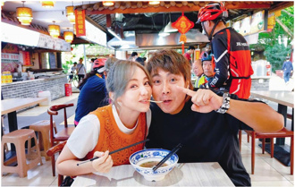 季芹王仁甫拍成都旅遊片 遭問「是否有酬勞或交換利益」回應