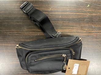 清潔婦搭北捷掉腰包 裡面竟是「這東西」讓她與男友遭逮捕