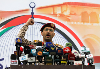 紅海貨輪遭3飛彈打中1人重傷 葉門武裝組織：24小時攻3艘船