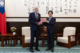 莫健拜会赖清德 指和平及稳定符合台美首要利益