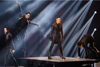 張學友抱病小巨蛋復工開唱 鞠躬致歉驚吐：考慮取消今天演唱會