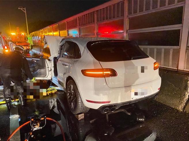 國道車禍保時捷車主慘死身分曝 ，知名兩岸連鎖皮革保養、洗鞋老闆。（翻攝照片／林瑞益高雄傳真）
