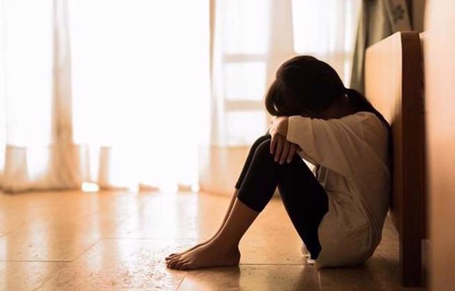 健身教练庆功硬上酒醉女友人，她误认男友示爱惊醒后崩溃了。（图：shutterstock／达志）