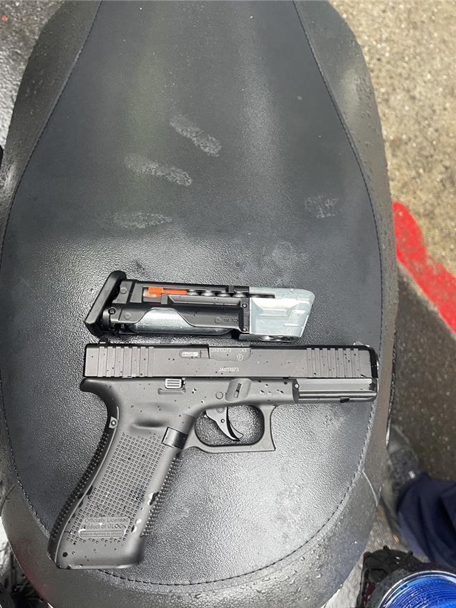 警方在陈男住家起获瓦斯枪。（警方提供）