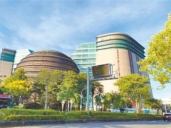 台北市议会「京华城容积违失案专案调查小组」14日召开第8次会议。图为京华城。(本报资料照片)