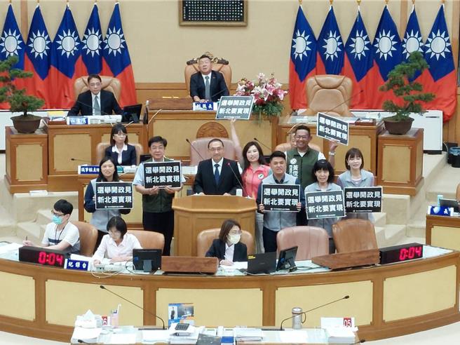 新北市長侯友宜說，當時設定地上權也沒成功，希望台北港土地能快點充分利用，帶動產業發展。（陳慰慈攝）