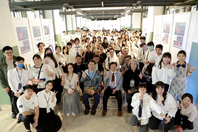 佛光大学产品媒体设计学系成果展即日起，假松菸文创园区开展，将持续举办至16日，欢迎更多贵宾前来欣赏、交流。(照片/佛光大学提供)