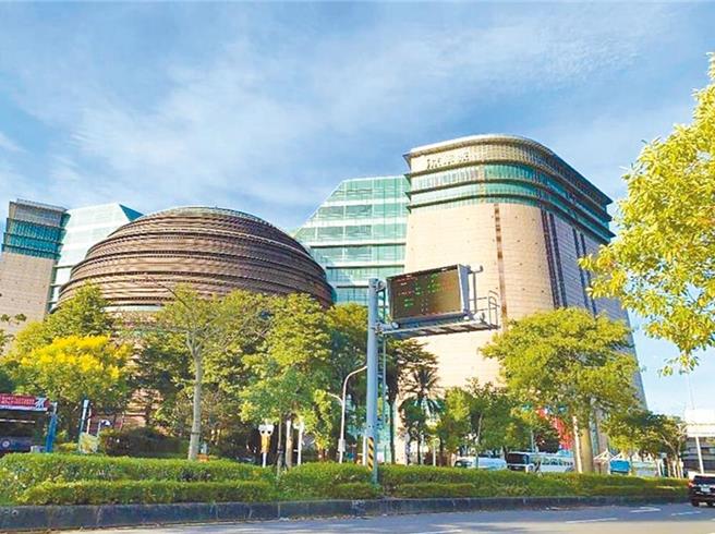 台北市议会「京华城容积违失案专案调查小组」14日召开第8次会议。图为京华城。(本报资料照片)