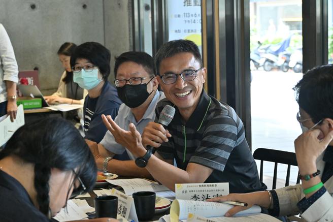 第一屆食農教育推動會第2次委員會議，委員踴躍發言。（圖／高雄市農業局）