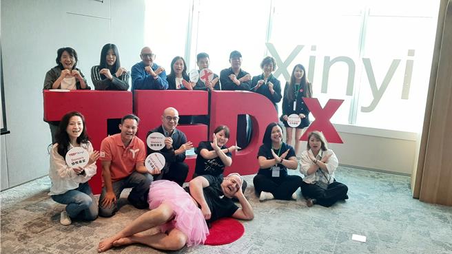 家扶基金會執行長周大堯分享家扶基金會如何協助弱勢家庭走出貧窮世襲。（家扶基金會提供／林良齊台北傳真）