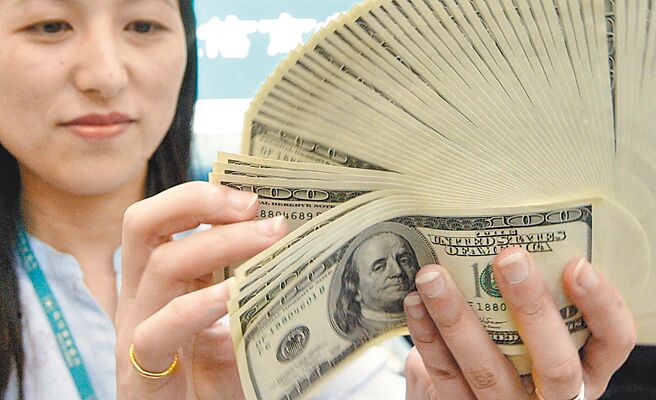 随着欧元区经济恢復成长和Fed开始降息，欧元年底前可望回升至1.09，不排除美元第三季见顶回落。图／本报资料照片