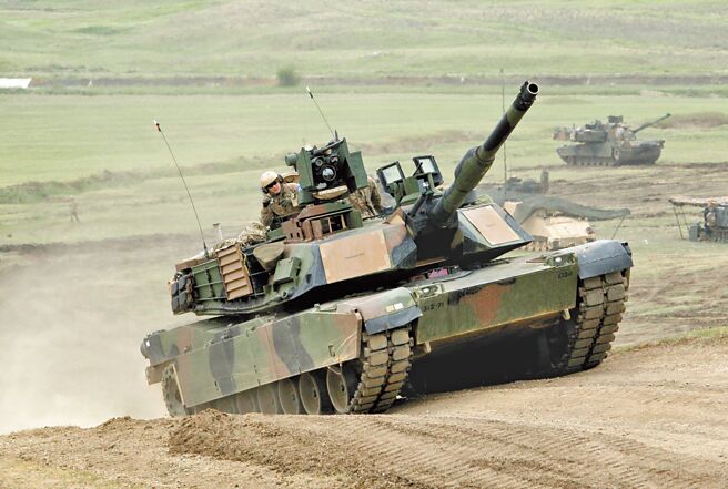 美国联合军演中出现的M1A2「艾布兰」战车。（路透）