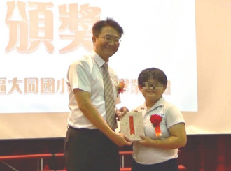 不輸中捷長髮哥！女童英勇對抗掌摑狂婦 「跆拳道超硬功底」全被挖