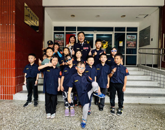 拉近警民距離！淡水分局攜手20孩童「偵查辦案」種下理想信念