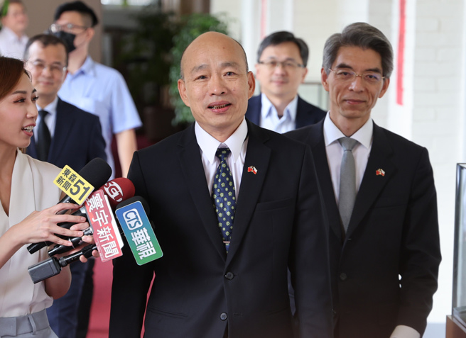 立法院长韩国瑜（中）。（中时资料照，姚志平摄）
