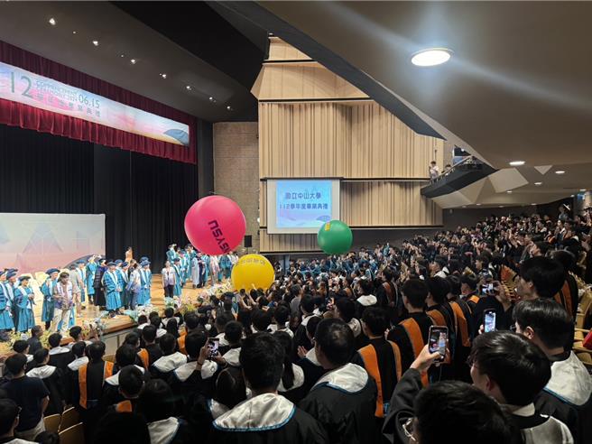 中山大学学生反映，希望校方能开放博雅课程加签名额，让教授自己决定课程修课人数，而非由学校统一决定。图为中山大学毕业典礼。（洪靖宜摄）