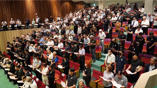 數百民眾齊聚追思黃昭凱。（寶智華攝）