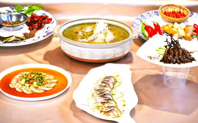 「奇岩一号」李昭明和蔡振荣双主厨首度联手打造「辣味美食大飨宴」，双厨以10道精心设计的川湘料理，将辣味的魅力完美呈现。（陈韵萍摄）