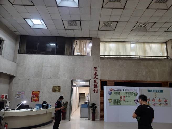 刑事局大楼二楼，15日晚间8时33分发生火警。（林郁平摄）