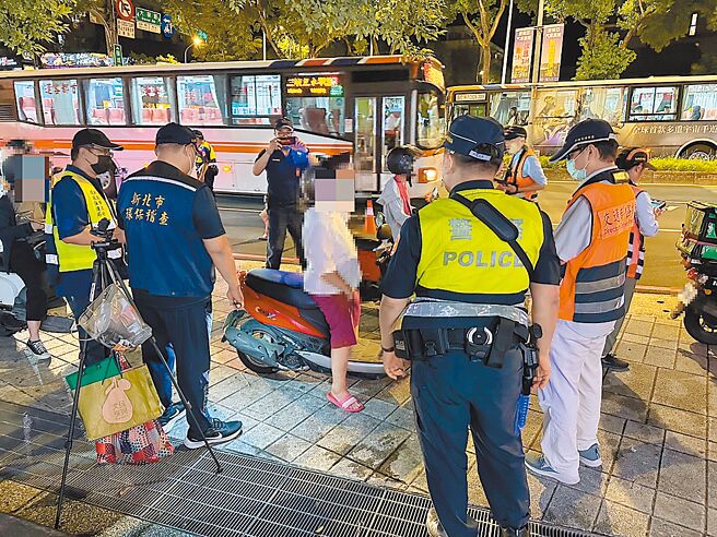 暑假即將來臨，新北市環保局14日於「基北北桃環保交流合作平台」與基隆、台北及桃園，宣布7至9月加強攔查取締噪音車。（新北市環保局提供／陳慰慈新北傳真）